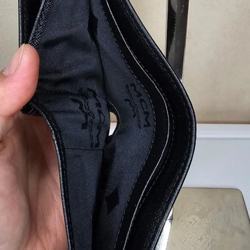 🖤▪️MCM▪️ BLACK Leather MEN’S WALLET